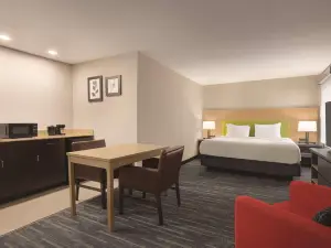 Country Inn & Suites by Radisson, Dunn I-95