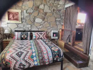 Stone cottage@ La loma del chivo