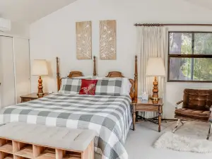 Breath in Fresh Mt Spring Air from a Private Deck w/a River & Golf Course View