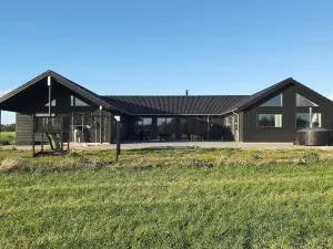 5 Star Holiday Home in Stege