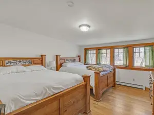 Charming Country 4br Retreat With Riverfront Views 4 Bedroom Cabin