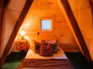 Waterfront A Frame w/ Private Dock, 2 Kayaks, 1 Canoe + Hot Tub!