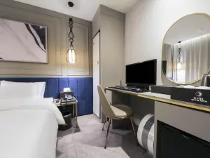 Wonju Hotel on the moon