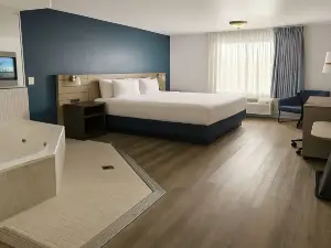 Rancho San Diego Inn & Suites