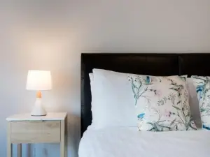 Cozy Suburban Haven Parking & Wi-Fi