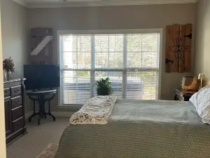 MASTER'S READY!  4 bm, 2.5 bath with lg hot tub and lg fenced back yard