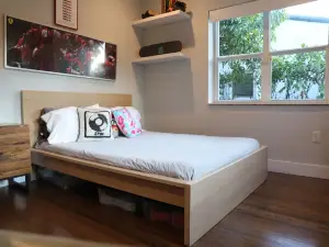 New! Charming 3-bed modern beach house with beautiful garden