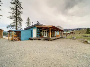 Lake-View 4-Season Retreat in Republic!