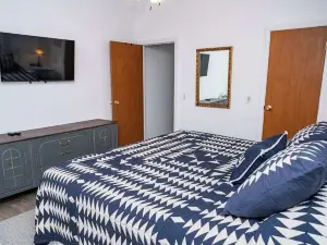 Beadle Island Bungalow - Private Beach Access