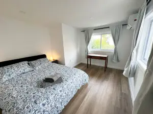 Stylish 2BR - EWR, Stadium & NYC