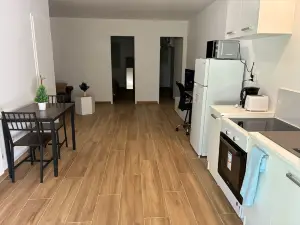 NovaStay Breuillet – Modern Garden Apartment