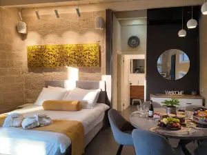 Mia Mansion - boutique suites on the water