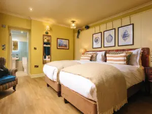 The Royal Castle Hotel