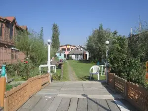 Prince of Kashmir Luxury Houseboat