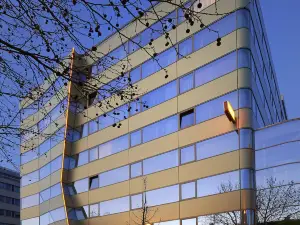 Simm's Hotel - Cityhotel Next to Metro U3