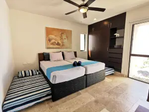Beach, Jungle, Cenotes, Ruins, Marina all within 5 km
