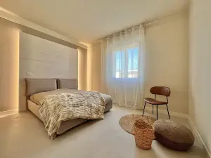 0709BS - Petite Suite Vittoria