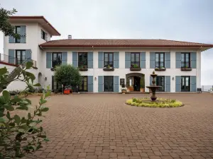 Black Walnut Inn & Vineyard