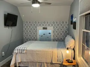 Clean! Pet friendly, New construction, 2 bedrooms, 2 bathrooms, washer-dryer