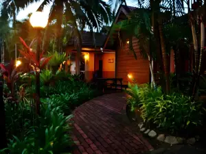 Six Villa Inn