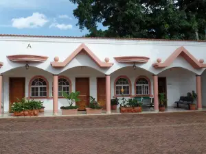 Villa Leone Boutique Hotel