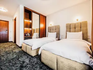 Alexander Resort