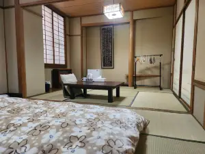 อาโอกิ