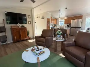 Stunning Pool House Between Lakewood and Mountain