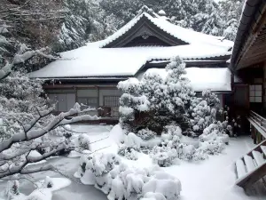 小坂坊 持明院