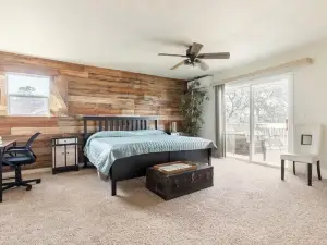 Explore natures retreat with amazing views of Lake Tulloch and close to Yosemite