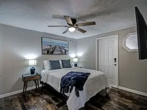 Lake Harbor Landing - Cozy Cottage on the Rez