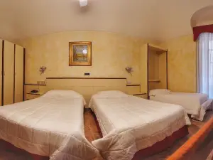 Le Petit Hotel