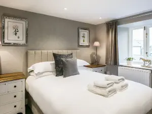 The Lodge @ Carus Green