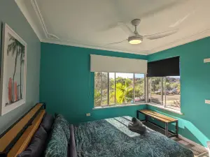 Ozzie Pozzie Backpackers