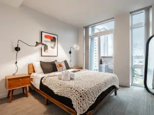 2BR | Rooftop, Gym, Lounge | Bellevue | Sophari C