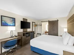 トラベロッジ バイ ウィンダム サンタ ローザ ワイン カントリー