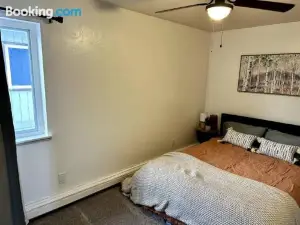 Comfortable 2Br Apt Central