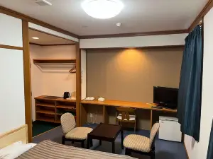 Esquire City Hotel