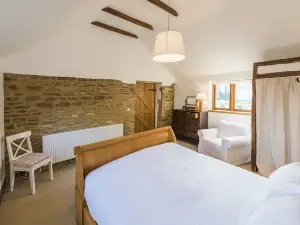 Whitley Coach House