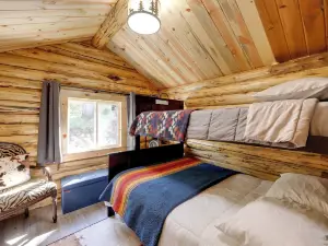 Day Trip to Glacier NP: Nature-packed Cabin!