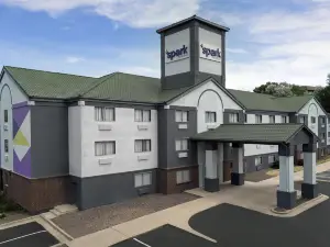 Spark by Hilton Lakewood Denver Southwest