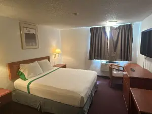Tacoma Port Inn Fife I-5