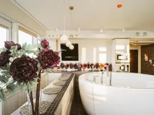 Sky Flat Jacuzzi 27 Floor