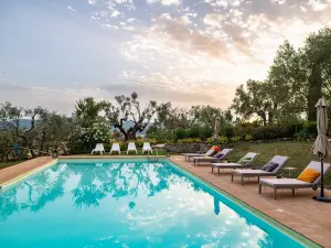On Its Own Hill, A Luxury Country Villa on the Border of Umbria and Tuscany