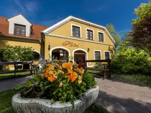 Gastland M0 Hotel & Conference Center