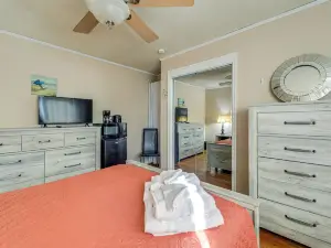 7 Mi to Neuse River! Family Home w/ Poolside Oasis