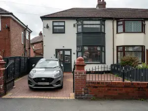 Etihad & Co-op Live | 3-Bed | Free Parking