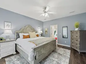 Beautifully decorated residential home just 3 miles to Ft. Rucker Army Base