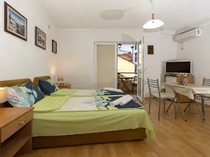 Bogdanoski Studios & Guest Rooms