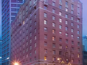 Mayflower Park Hotel